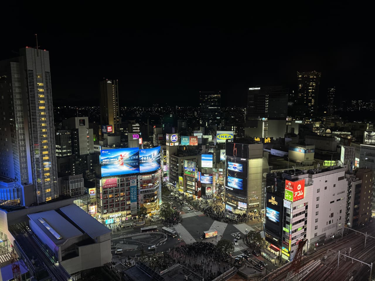 SHIBUYA QWS(渋谷キューズ)・スクランブルホール 3